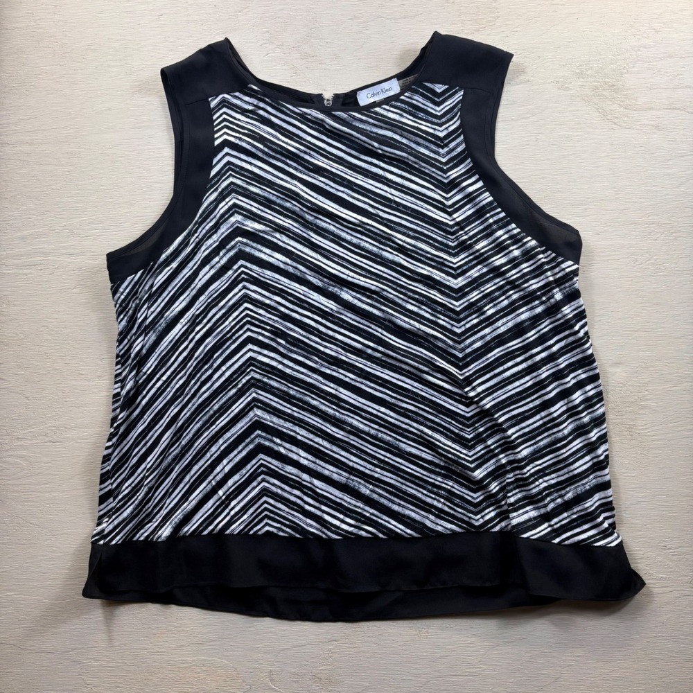 Calvin Klein Women 1X Black White Chevron Capsule Office Chic Sleeveless Blouse